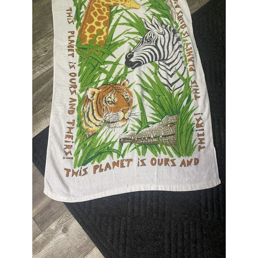 Royal Pacific THIS PLANET IS OURS AND THEIRS Vintge Animal Beach Towel Snags